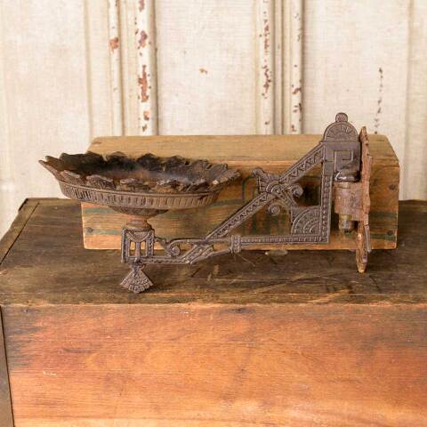 #50039 Antique Cast Iron Victorian Oil Lamp Sconce image 2