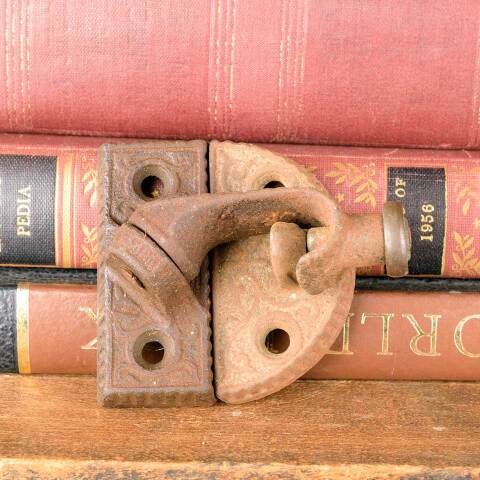 #50113 Antique Ornate Cast Iron Window Sash Lock image 3