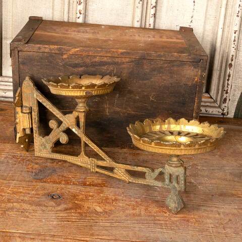 #50601 Cast Iron Wall Mount Oil Lamp Sconce image 2