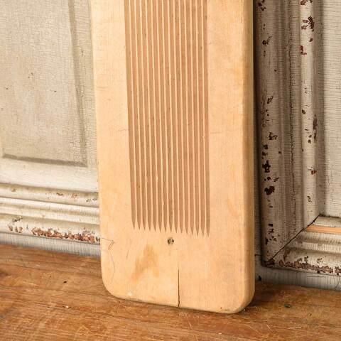 #52052 Vintage NORMARK Wood Fish Scaling Board image 3