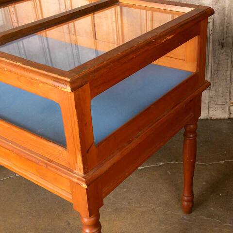 #52229 Antique Glass Display Cabinet w/ Hinged Lid image 2