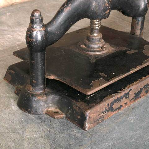 #52244 Antique Cast Iron Manual Turn Book Press image 4