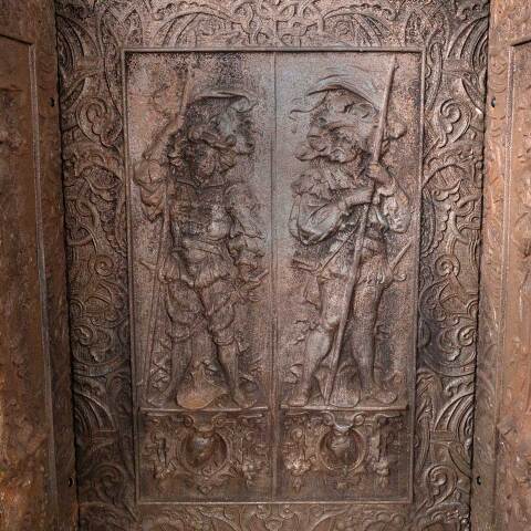 #52387 Salvaged Antique Cast Iron Fireplace Fireback image 4