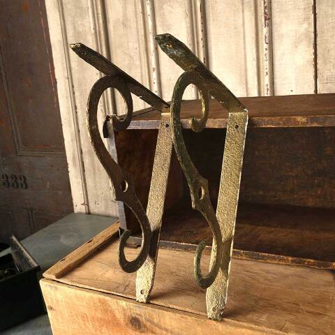 #52935 Set of 2 Vintage Metal Wall Shelf Brackets image 2
