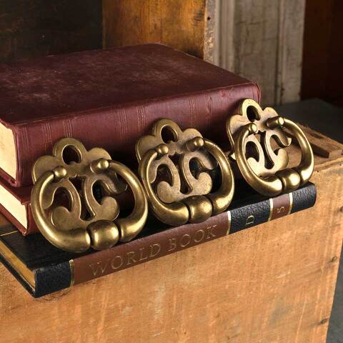 #52992 Set of 3 Vintage Brass Furniture Drawer Pulls image 4