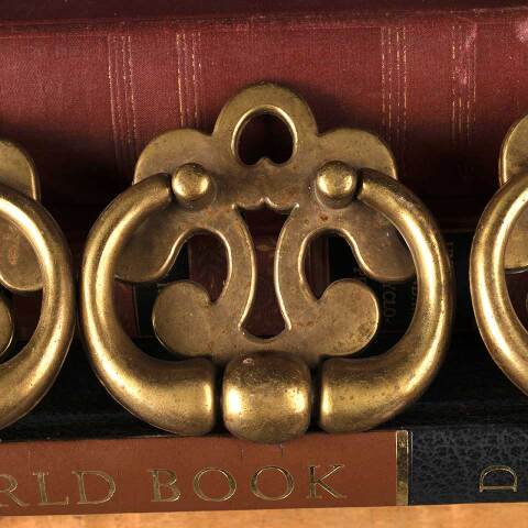 #52992 Set of 3 Vintage Brass Furniture Drawer Pulls image 5