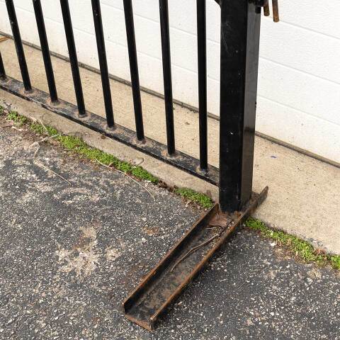 #53091 Salvaged Ohio Statehouse Iron Fence Panels image 3