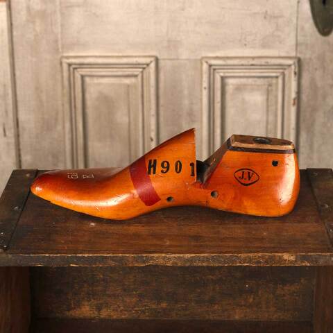 #53208 Vintage Size 6 1/2 Wood Shoe Mold Form image 3