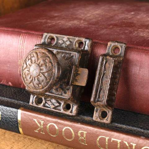 #53685 Antique Ornate Cast Iron Cabinet Latch image 3