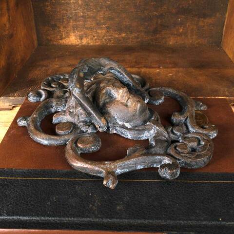 #54732 7x10 Vintage Cast Metal Figural Door Knocker image 7