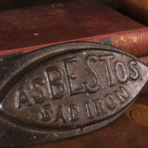 #54815 Antique Cast Iron ASBESTOS Sad Iron image 4